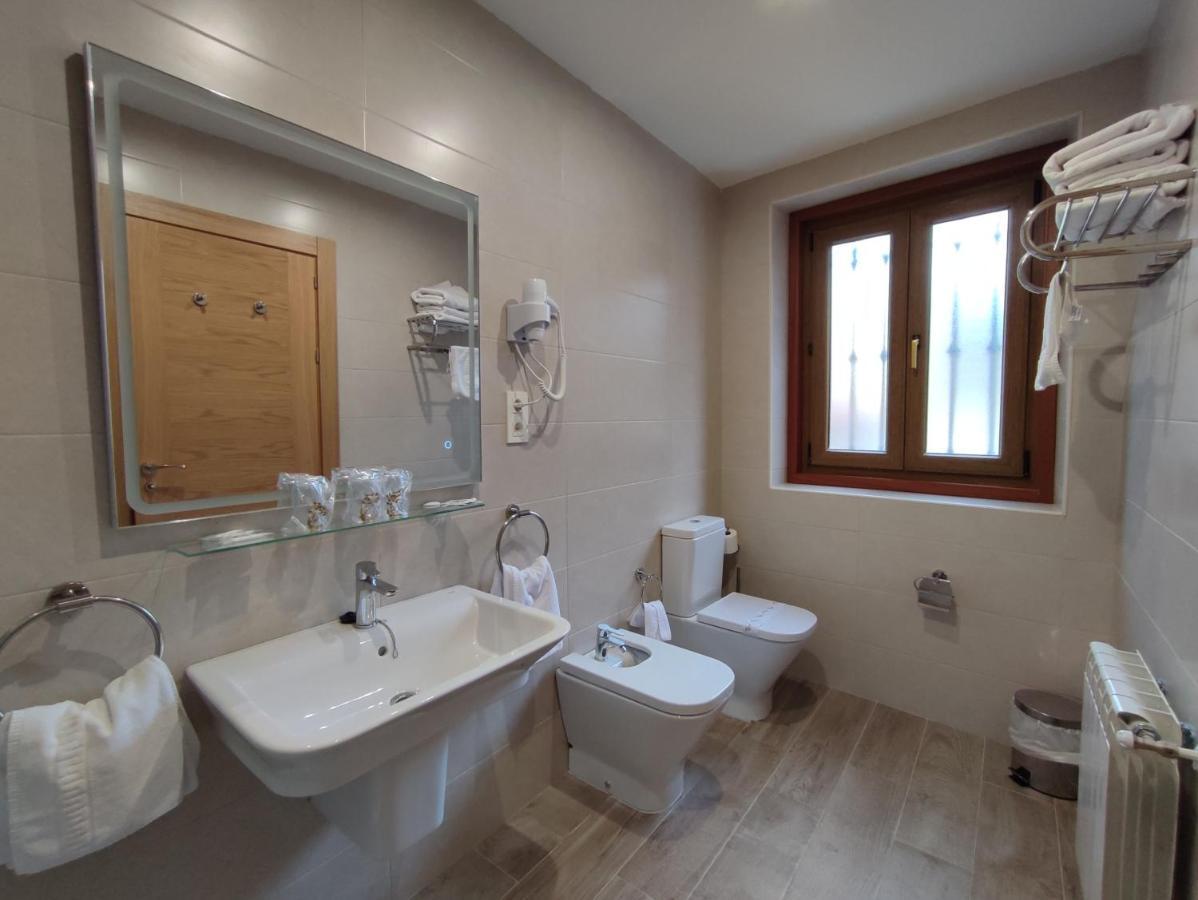 Triple Room,1206188953:JPEG