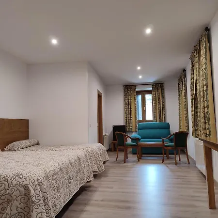 Hostal Aribel Longinos-3